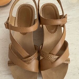BareTraps Tan Strappy Sandals, 8M